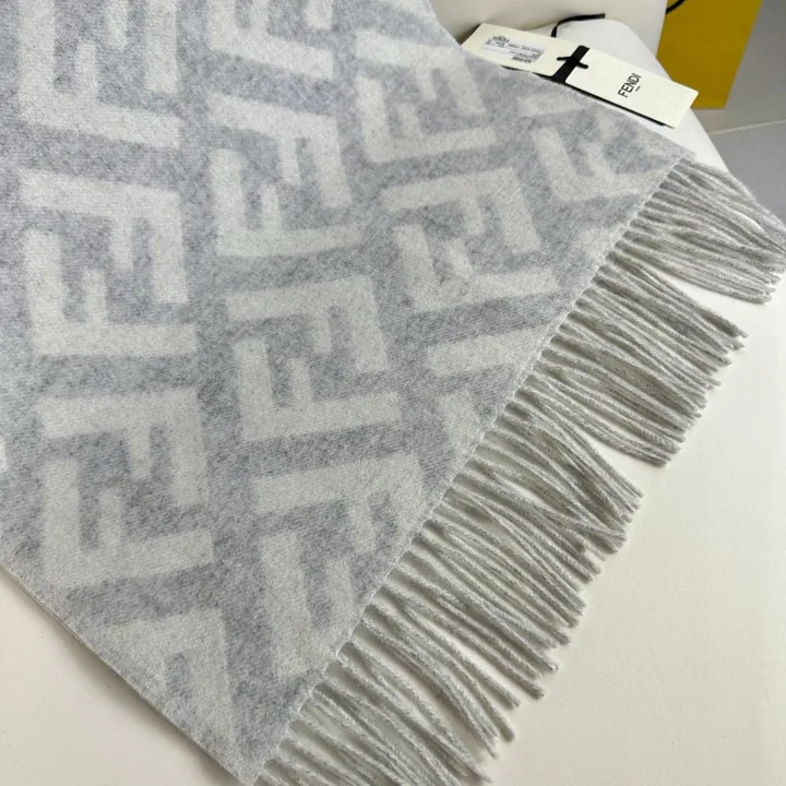 スーパーコピー フェンディ マフラー