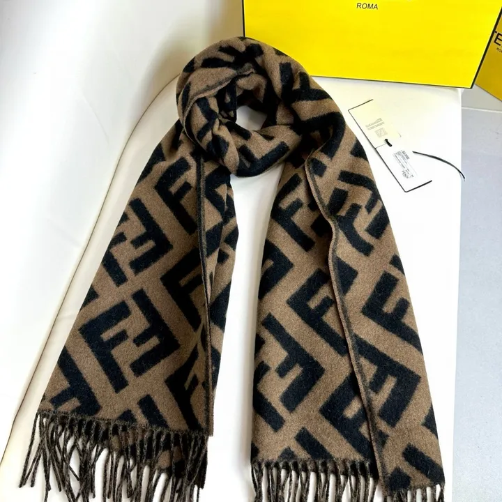 スーパーコピー フェンディ マフラー