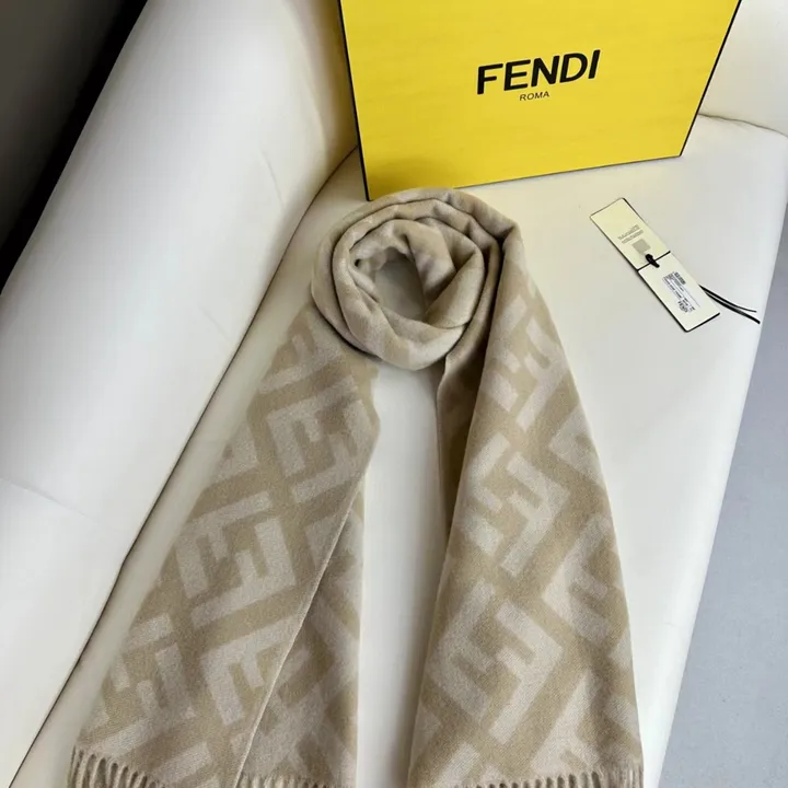 スーパーコピー フェンディ マフラー