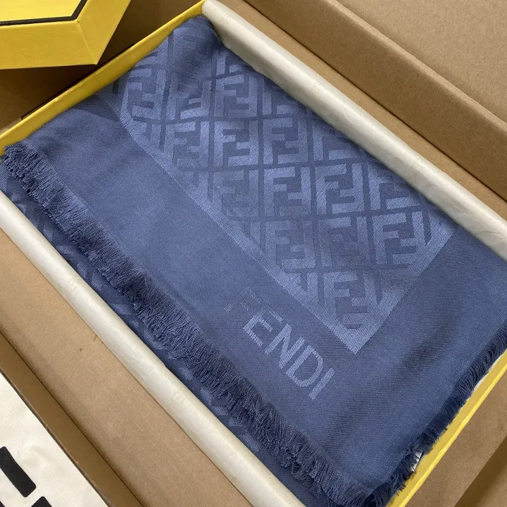 スーパーコピー フェンディ マフラー