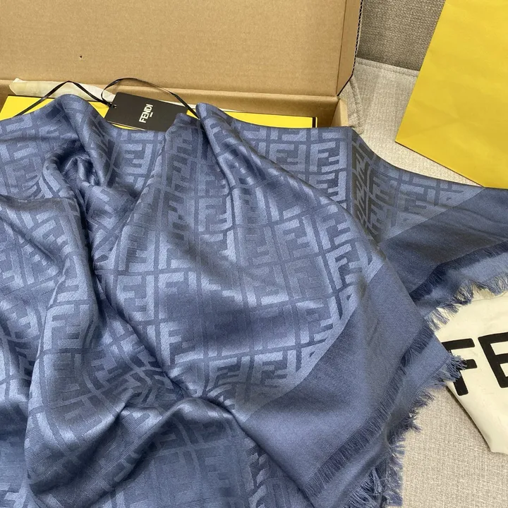 スーパーコピー フェンディ マフラー