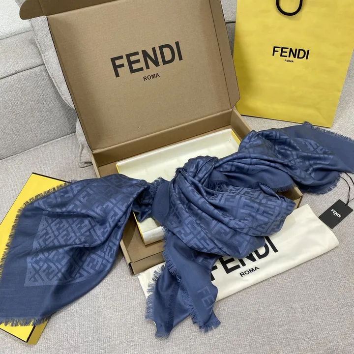 スーパーコピー フェンディ マフラー