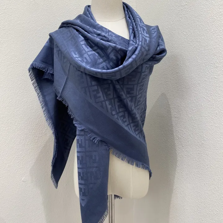 スーパーコピー フェンディ マフラー