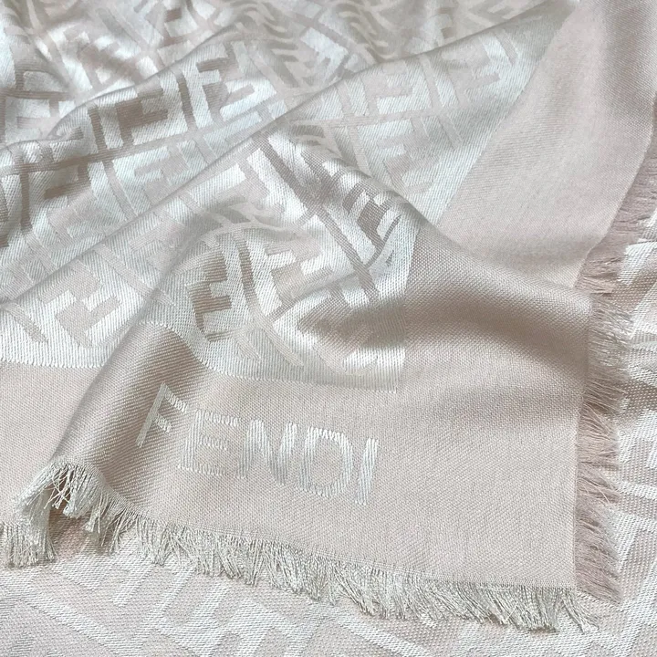 スーパーコピー フェンディ マフラー