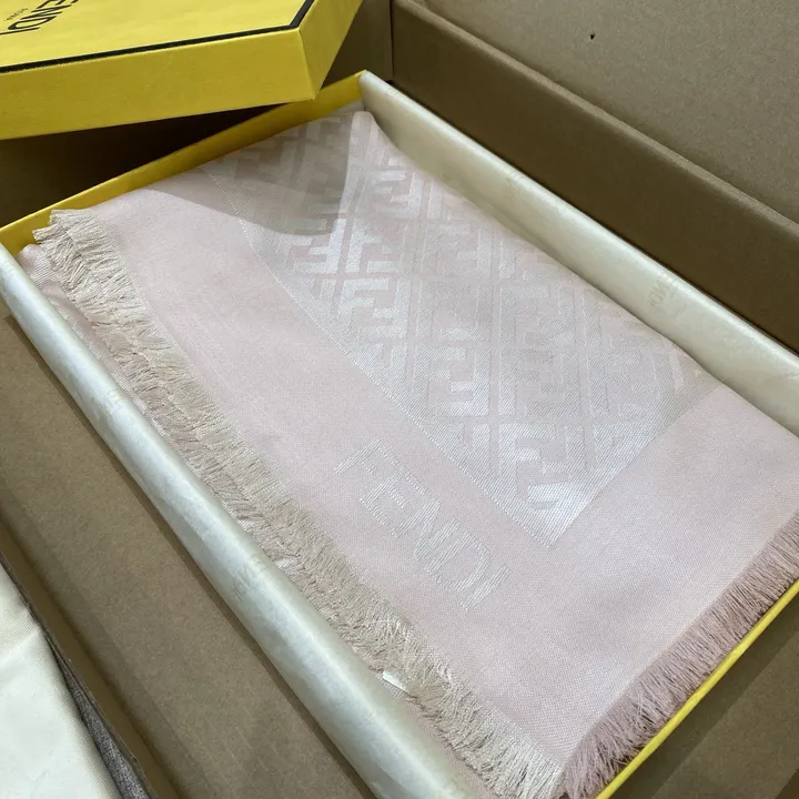 スーパーコピー フェンディ マフラー