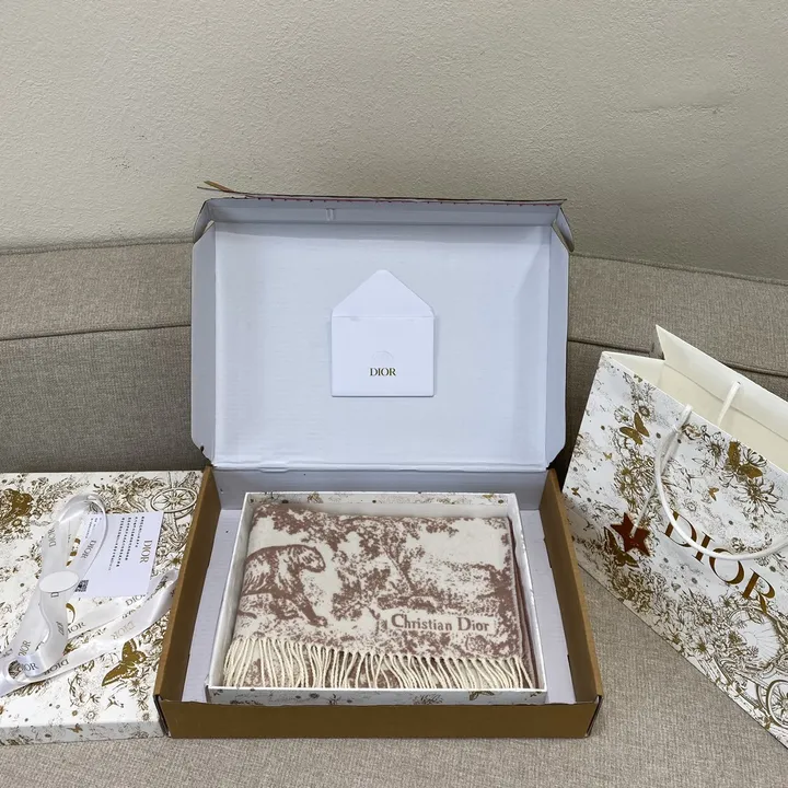 スーパーコピー ディオール マフラー