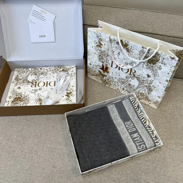 スーパーコピー ディオール マフラー