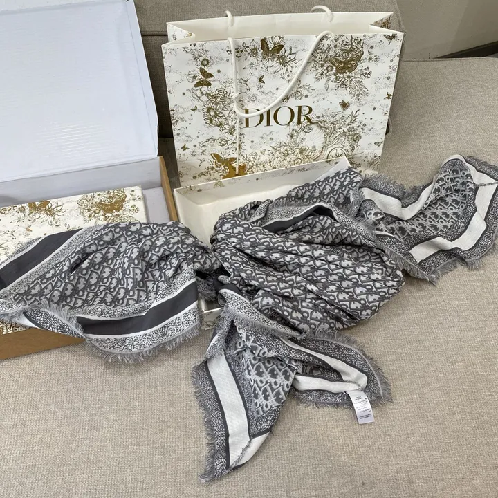 スーパーコピー ディオール マフラー