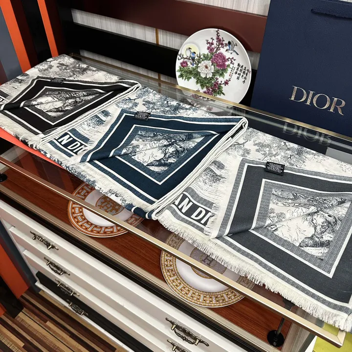 スーパーコピー ディオール マフラー