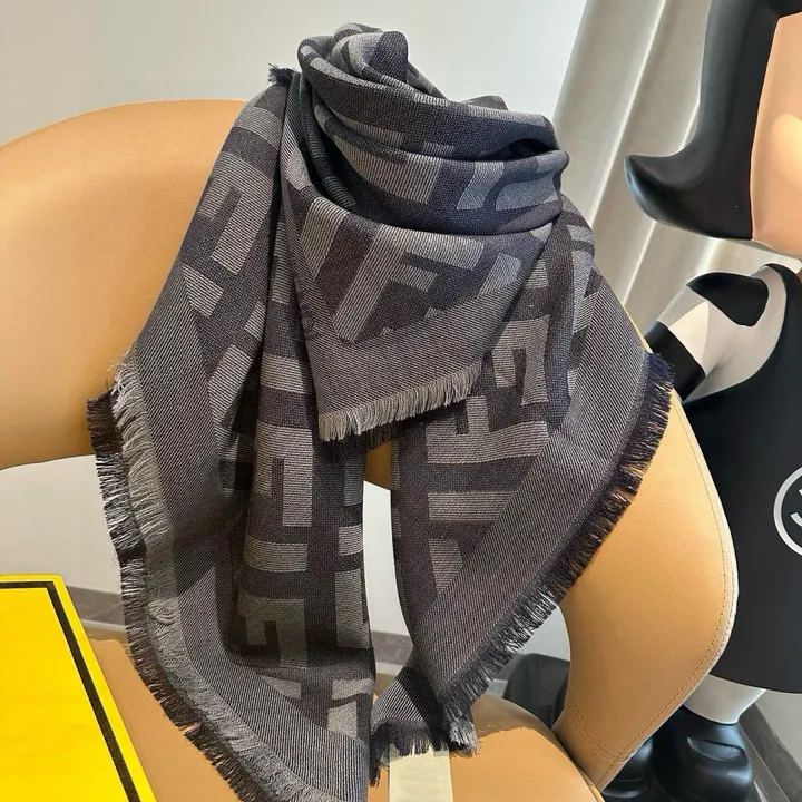 スーパーコピー フェンディ マフラー