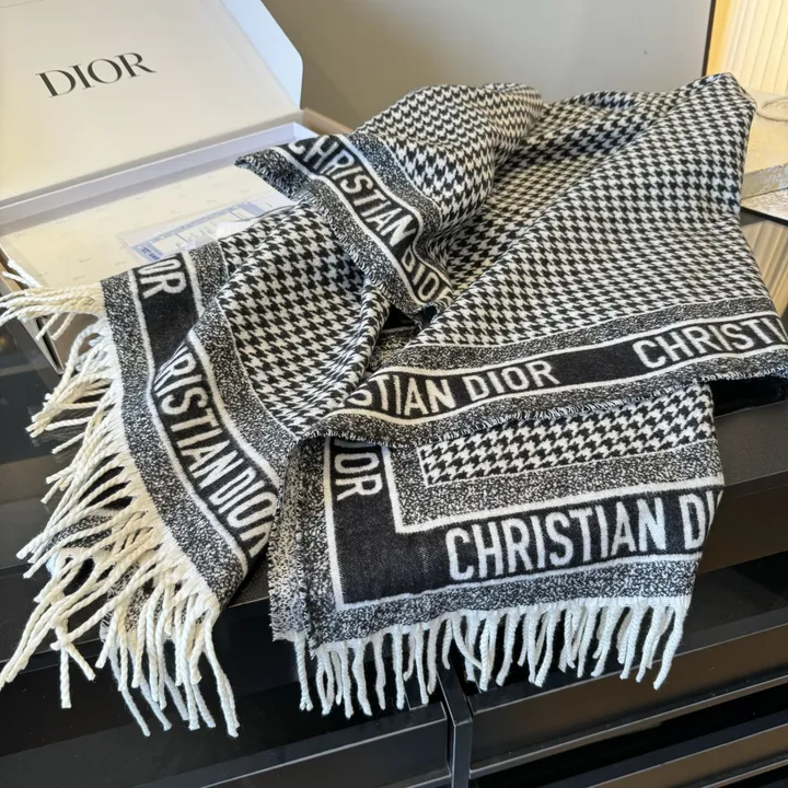 スーパーコピー フェンディ マフラー