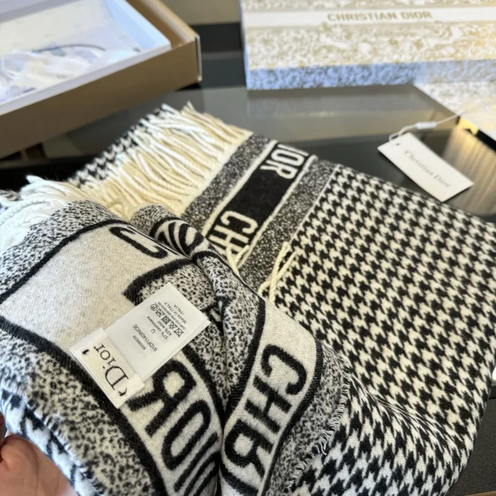 スーパーコピー フェンディ マフラー