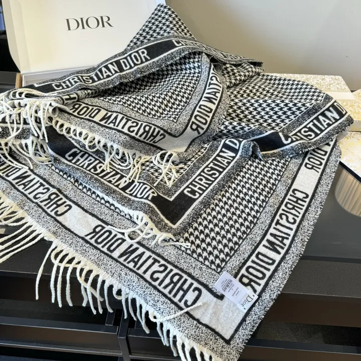 スーパーコピー フェンディ マフラー