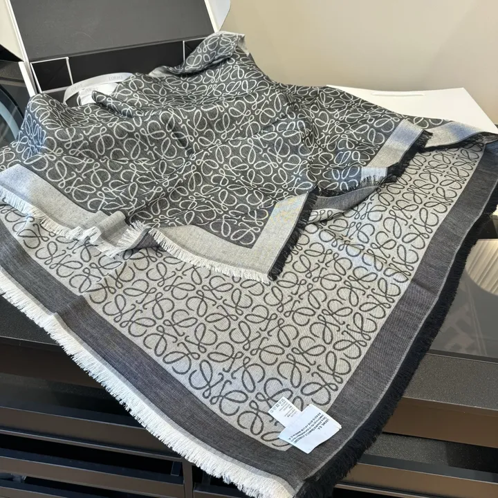 スーパーコピー ロエベ マフラー