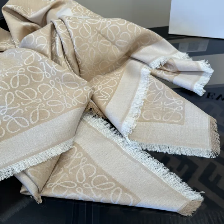 スーパーコピー ロエベ マフラー