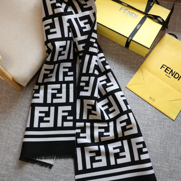 スーパーコピー フェンディ マフラー