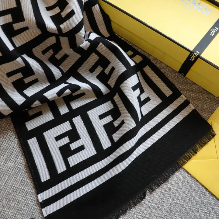 スーパーコピー フェンディ マフラー