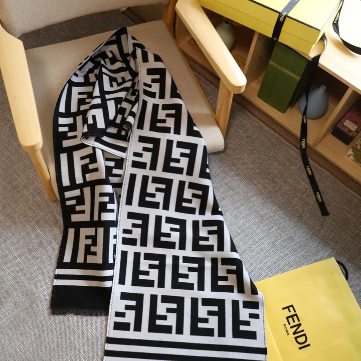 スーパーコピー フェンディ マフラー