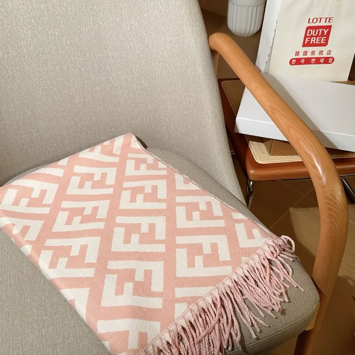 スーパーコピー フェンディ マフラー