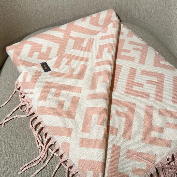 スーパーコピー フェンディ マフラー