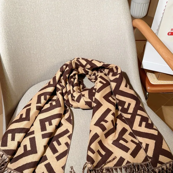 スーパーコピー フェンディ マフラー