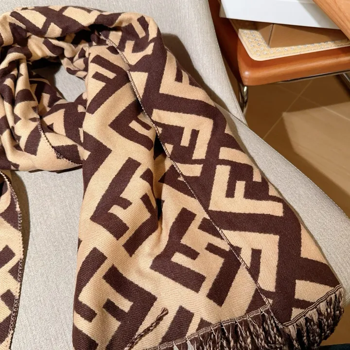 スーパーコピー フェンディ マフラー