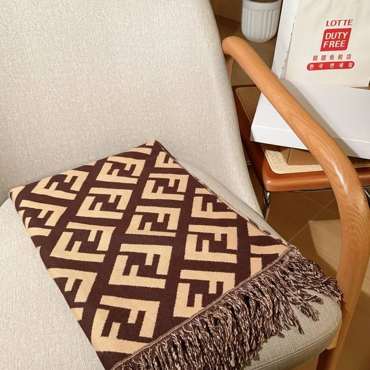 スーパーコピー フェンディ マフラー