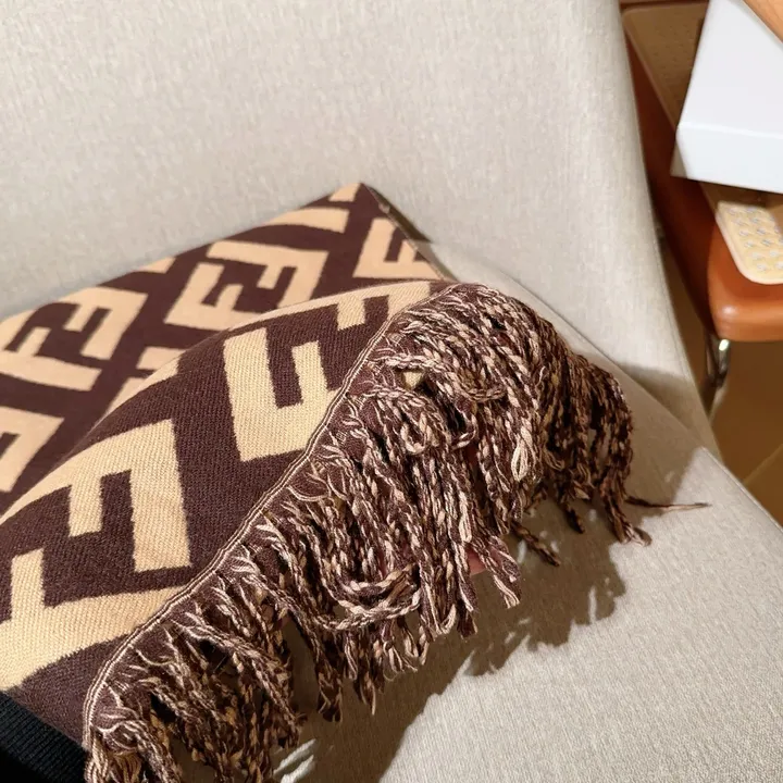 スーパーコピー フェンディ マフラー