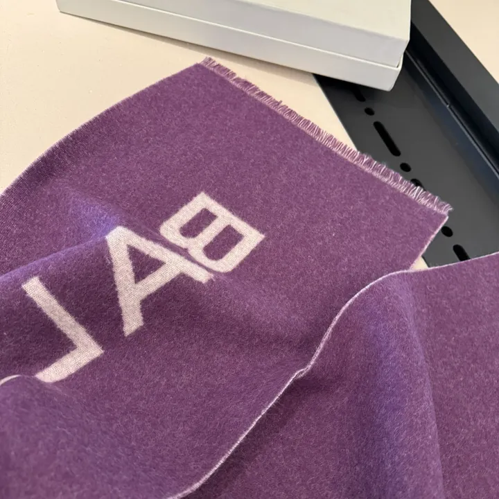 スーパーコピー バレンシアガ マフラー