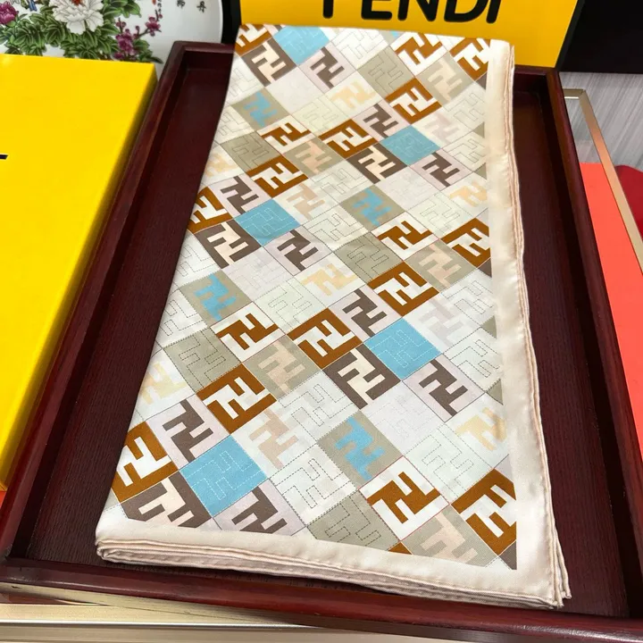 スーパーコピー フェンディ マフラー