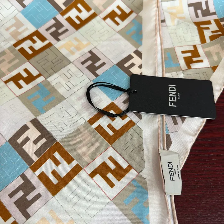 スーパーコピー フェンディ マフラー