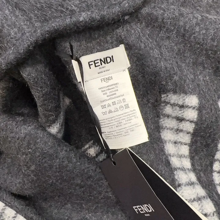 スーパーコピー フェンディ マフラー