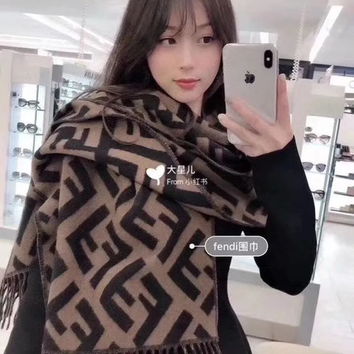 スーパーコピー フェンディ マフラー