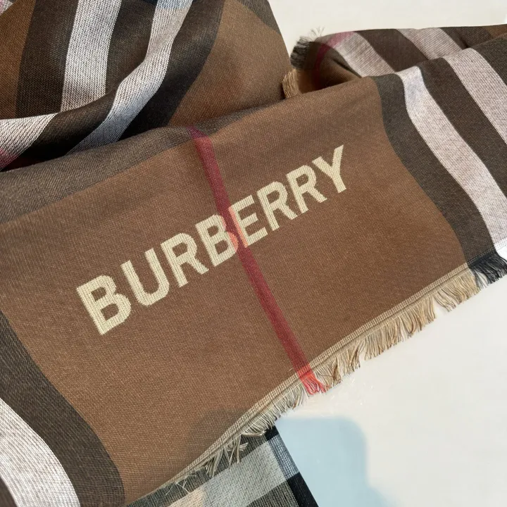 スーパーコピー バーバリー ス マフラー