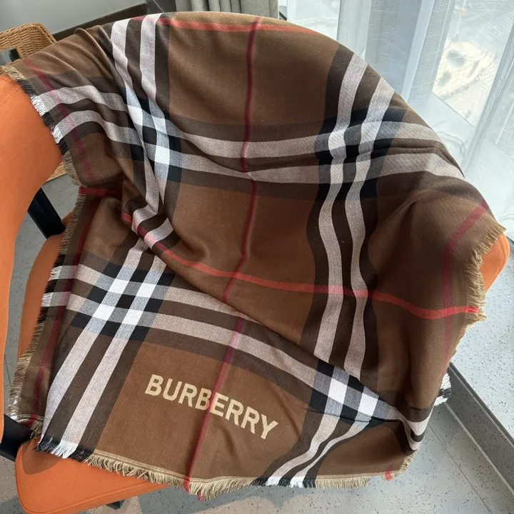 スーパーコピー バーバリー ス マフラー