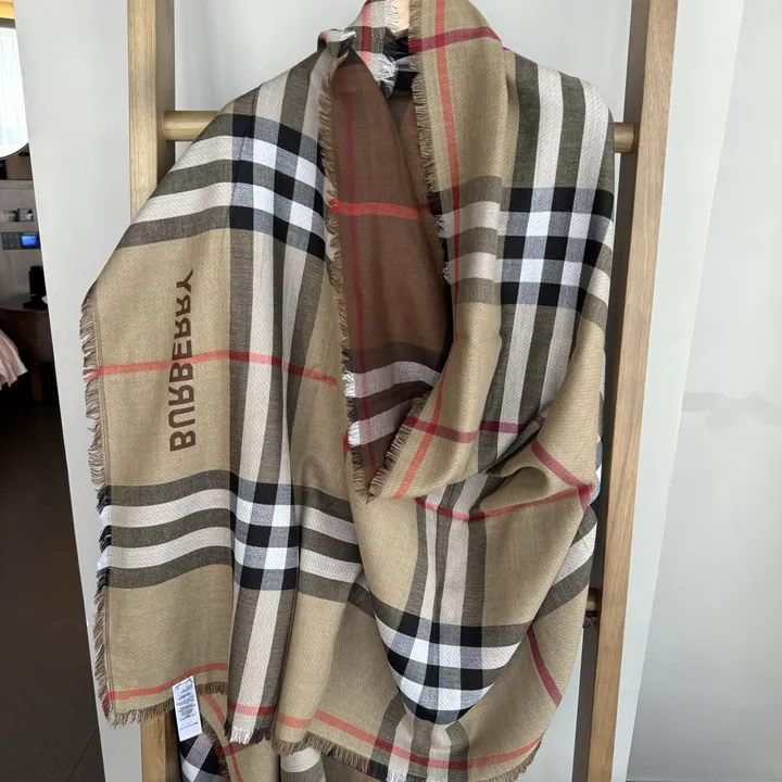 スーパーコピー バーバリー ス マフラー