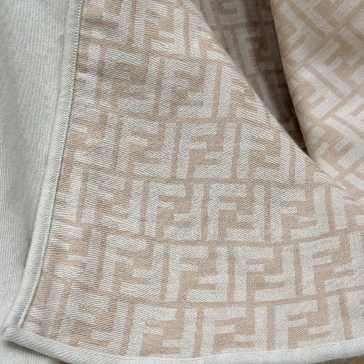 スーパーコピー フェンディ マフラー