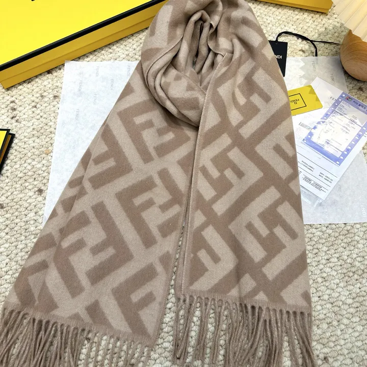 スーパーコピー フェンディ マフラー