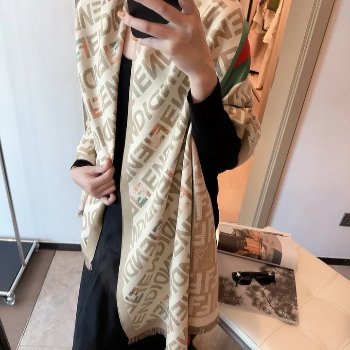 スーパーコピー フェンディ マフラー