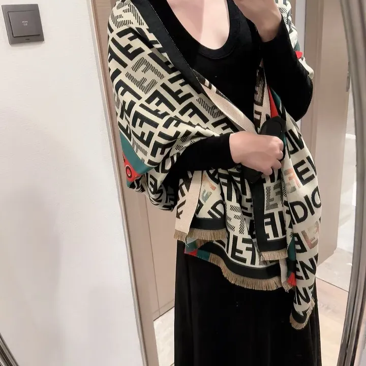 スーパーコピー フェンディ マフラー