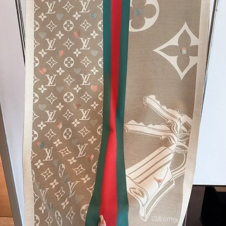 スーパーコピー フェンディ マフラー