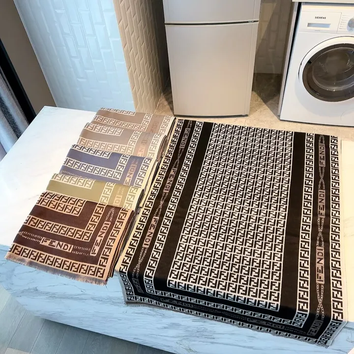 スーパーコピー フェンディ マフラー