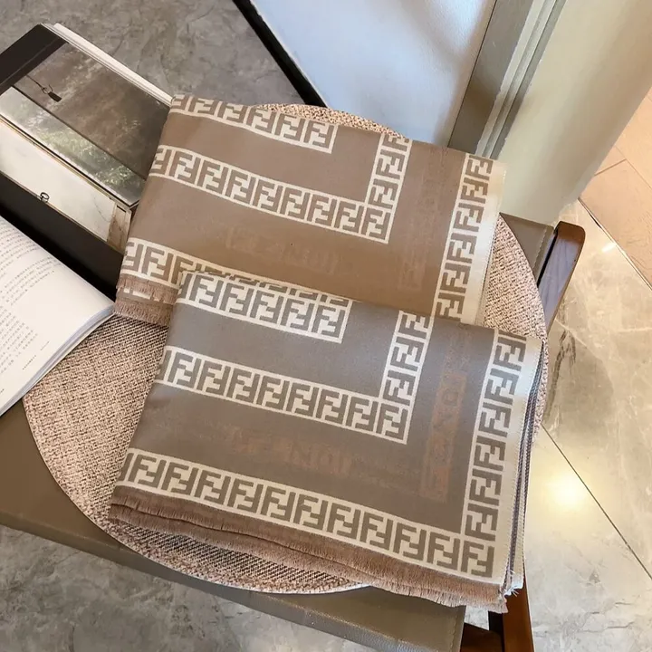 スーパーコピー フェンディ マフラー