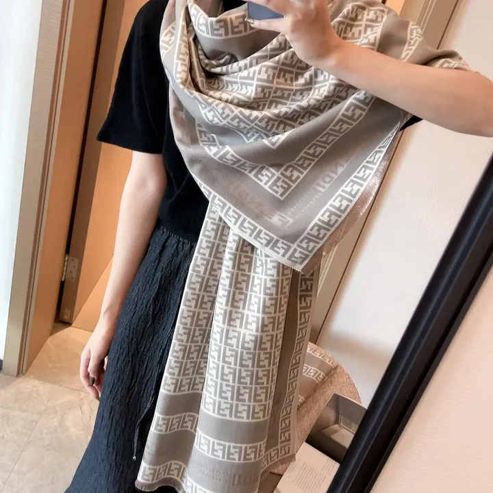 スーパーコピー フェンディ マフラー