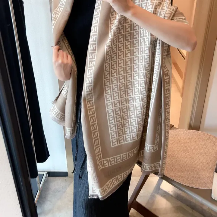 スーパーコピー フェンディ マフラー