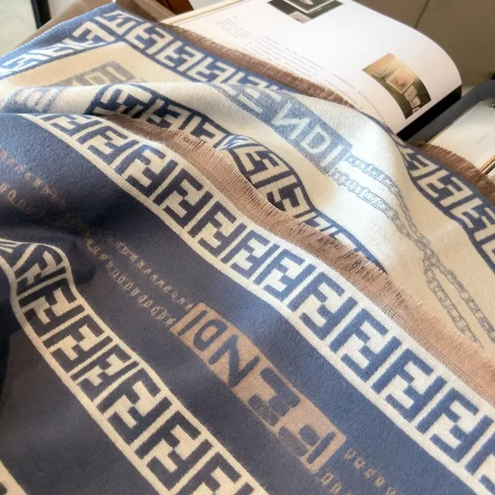 スーパーコピー フェンディ マフラー