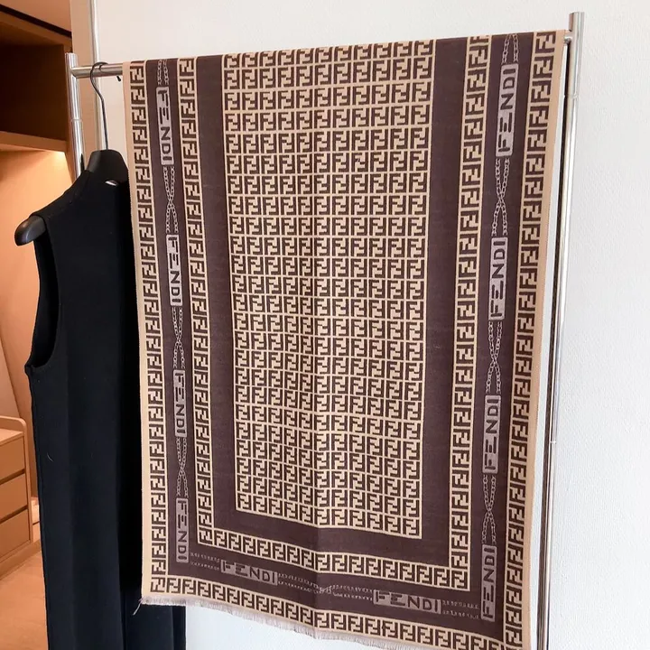 スーパーコピー フェンディ マフラー