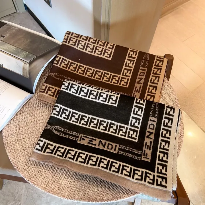 スーパーコピー フェンディ マフラー