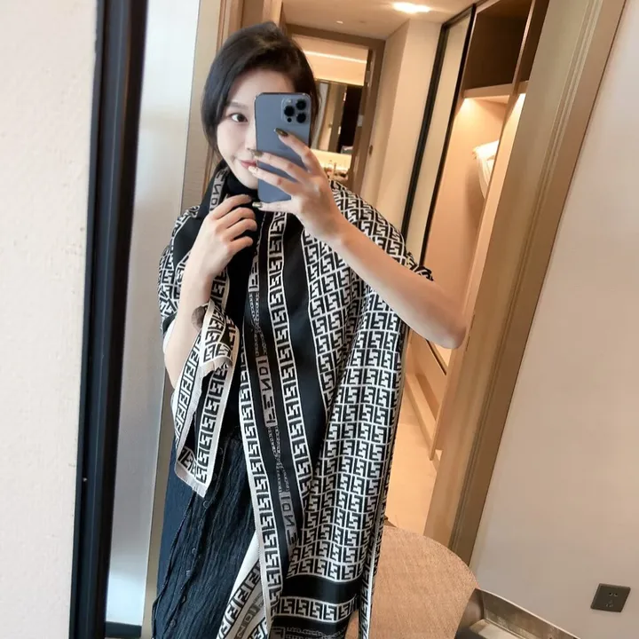 スーパーコピー フェンディ マフラー