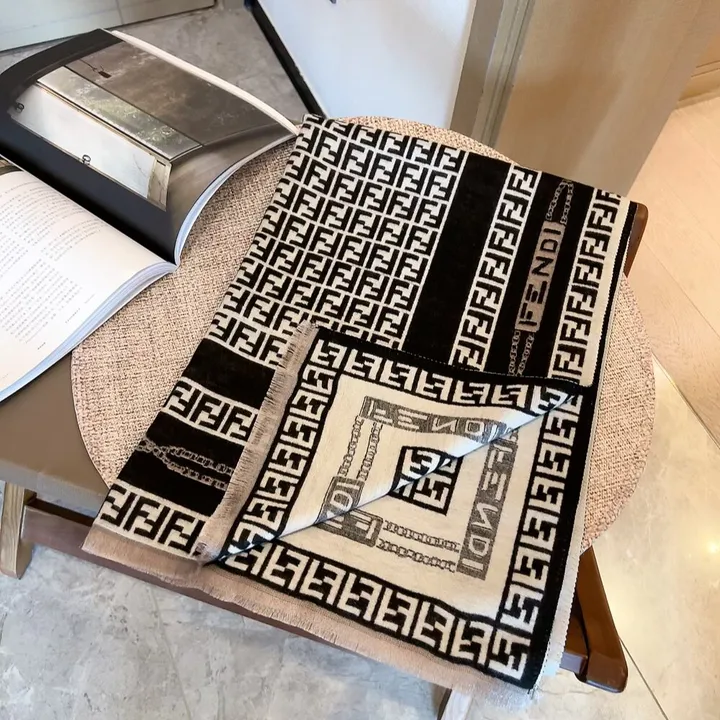 スーパーコピー フェンディ マフラー